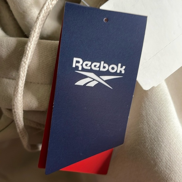 Reebok size large color Stucco hoodie NIP - Picture 5 of 5